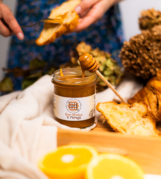 Pierzga w miodzie 420g